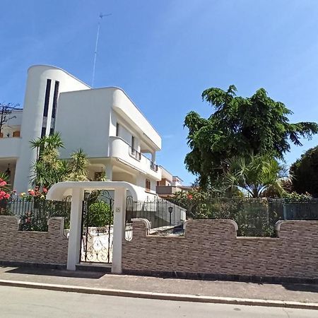 Villa Mary - Apartments Трани Екстериор снимка