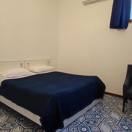 Villa Mary - Apartments Трани Стая снимка